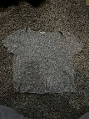 Garage Gray Short Sleeve Button Crop Top scallop edge
